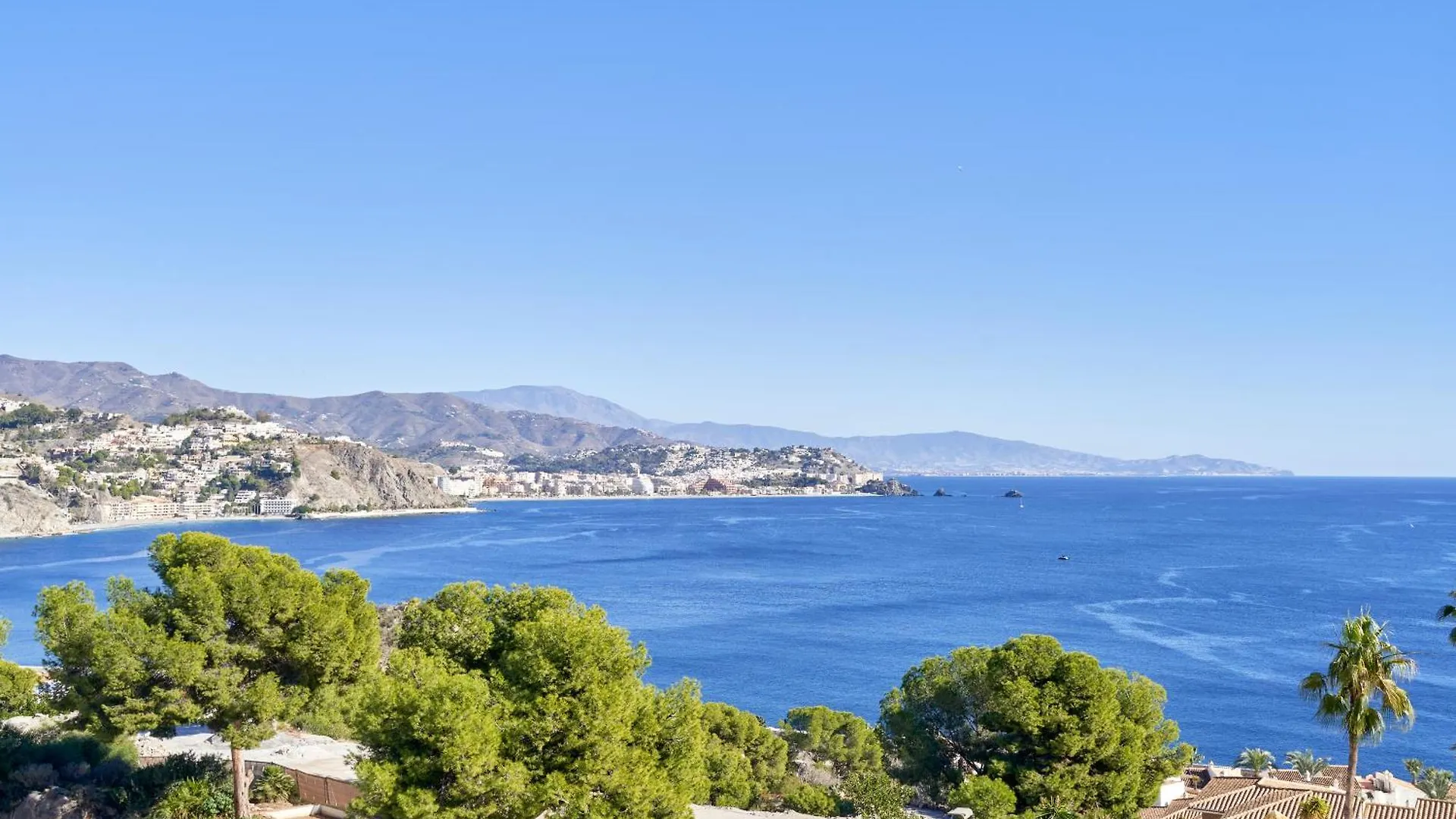 Apartment Vista Marina Del Este La Herradura  Spain